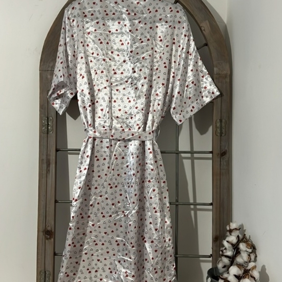 White Robe with Red Heart Pattern - Picture 6 of 6